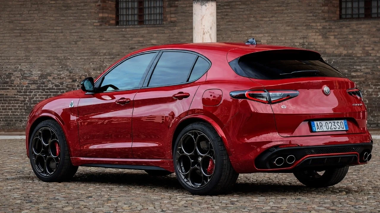 Gebrauchter Alfa Romeo STELVIO QUADRIFOGLIO - Verkaufen Sie Ihren Alfa Romeo in der Schweiz | CompriamoAuto.ch