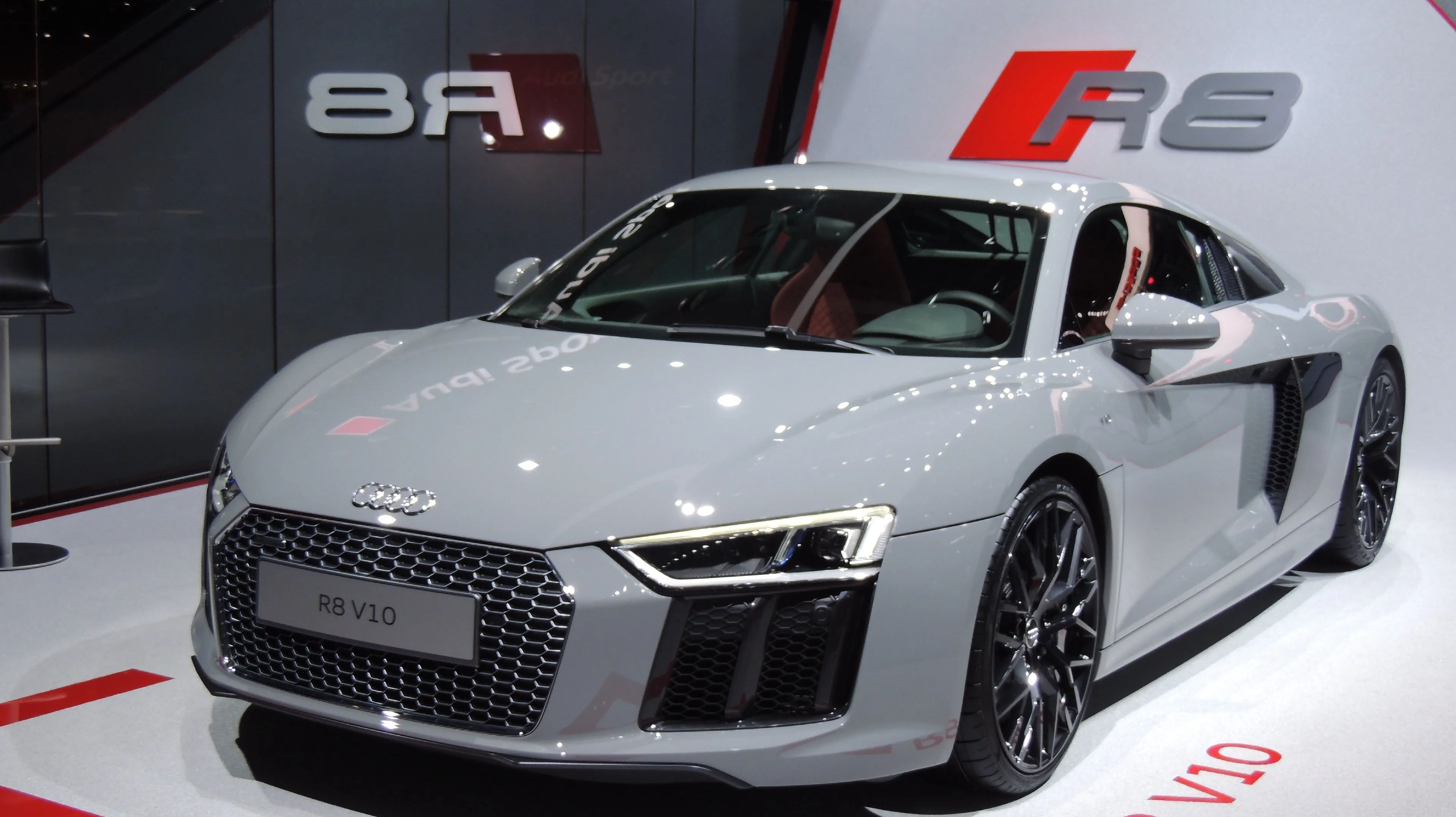 Used Audi R8 - Sell your Audi car in Switzerland | CompriamoAuto.ch